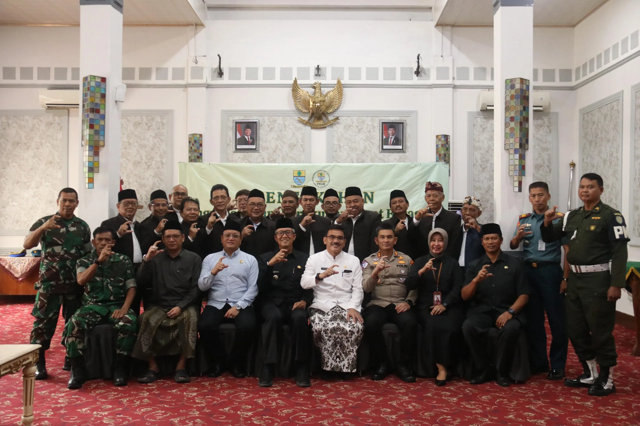 Pj Wali Kota Cirebon Kukuhkan Pengurus FKUB 2025-2029, Perkuat Semangat Kerukunan Beragama