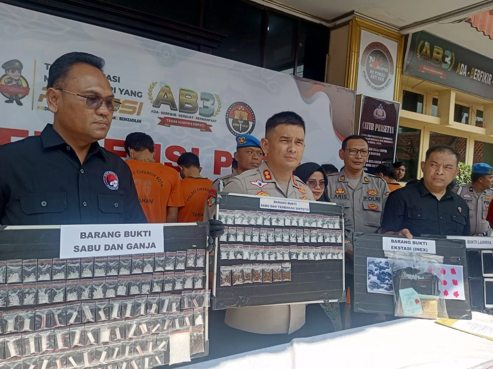 Polres Cirebon Kota Ungkap Jaringan Narkoba Besar, 20 Pengedar Ditangkap