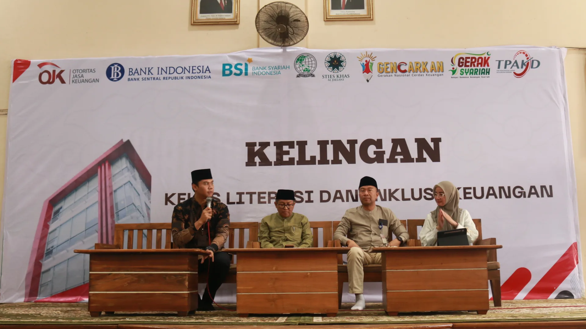 OJK Cirebon Gencarkan Edukasi Keuangan Syariah dalam Gebyar Ramadan GERAK Syariah