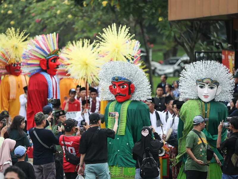 Meriahkan HUT Jakarta ke-498, Disbud DKI Gelar Festival Ondel-ondel dan Palang Pintu di TMII
