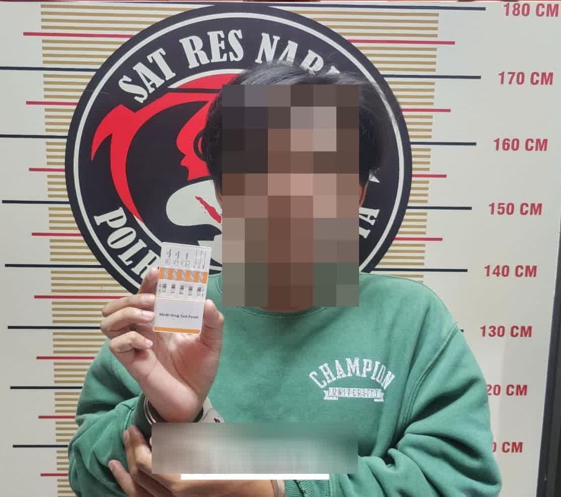 Polres Cirebon Kota Gagalkan Peredaran Narkoba Hampir Seperempat Kilogram Sabu, Seorang Pengedar Muda Dibekuk 4 IMG 20250615 WA0025