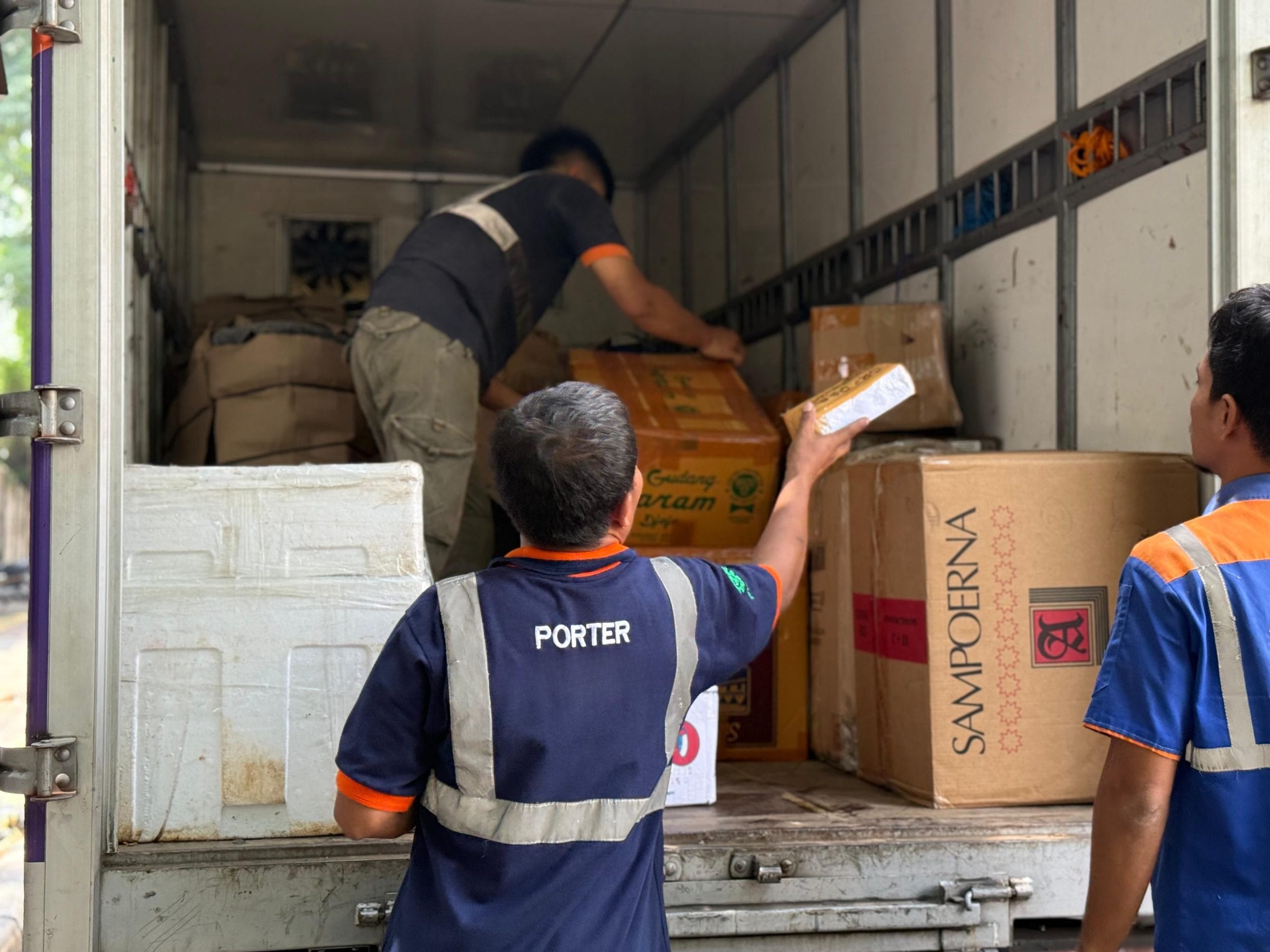 KAI Logistik Catat Kenaikan 9 Perkuat Posisi di Layanan Logistik Retail scaled