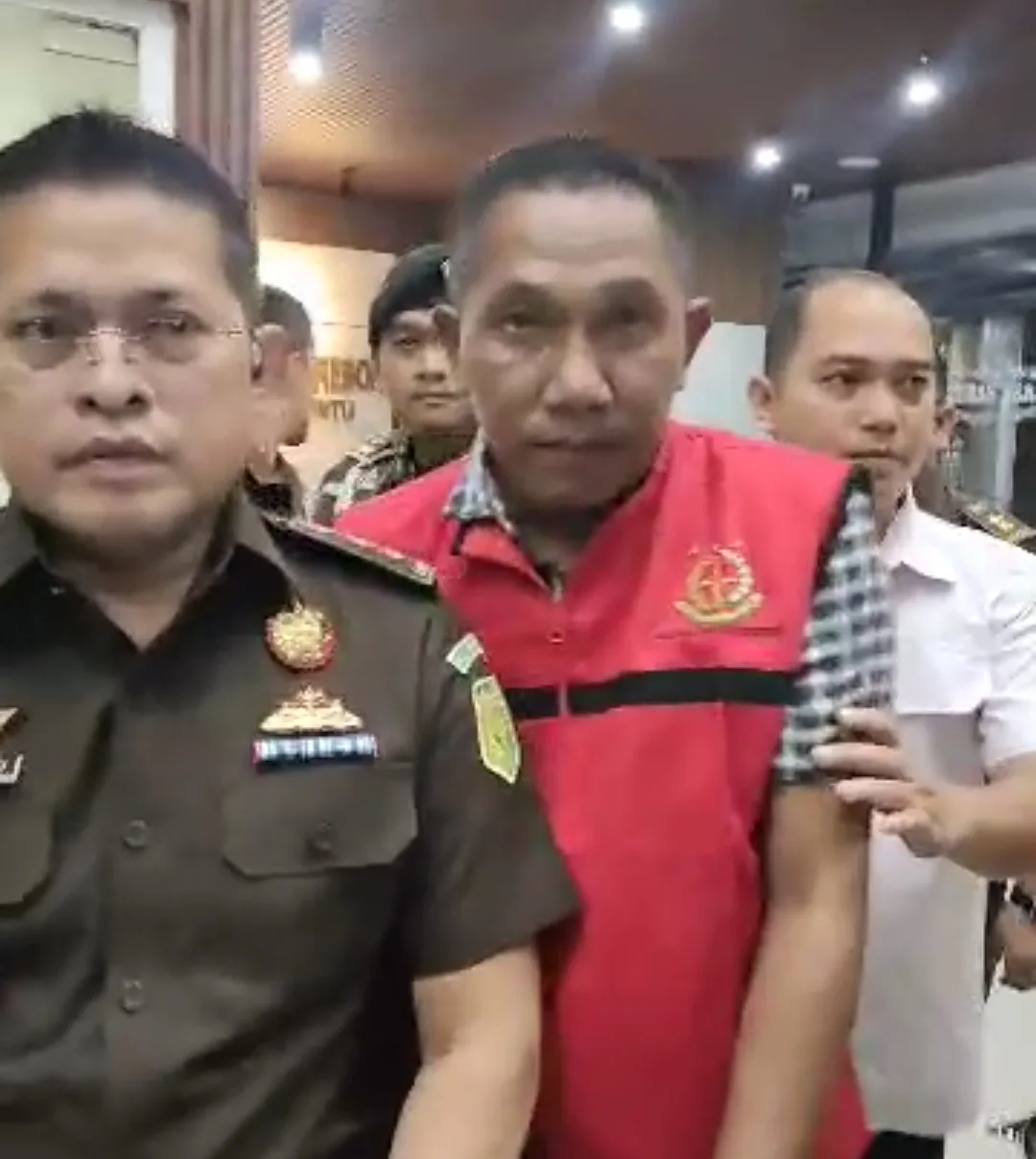 Kejari Kota Cirebon Tetapkan 4 Tersangka Pungli Dana PIP SMAN 7, 1 Orang Langsung Ditahan