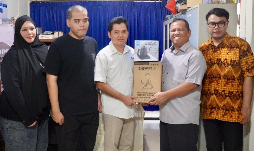 Foto 1 Serah Terima Bantuan Alat Pembuat Kopi Pembinaan Vokasi Pembuatan Kopi dengan Mata Hati kopi