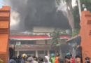 Demo Ribuan Massa Ricuh, Kantor DPRD Kabupaten Cirebon Dibakar