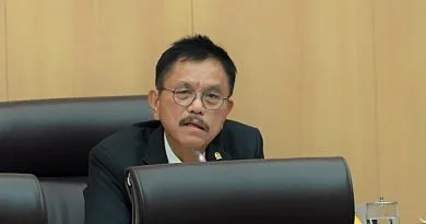 Anggota Komisi XII DPR RI Ramson Siagian dalam agenda Rapat Kerja Komisi XII bersama Menteri Lingkun20251203205046