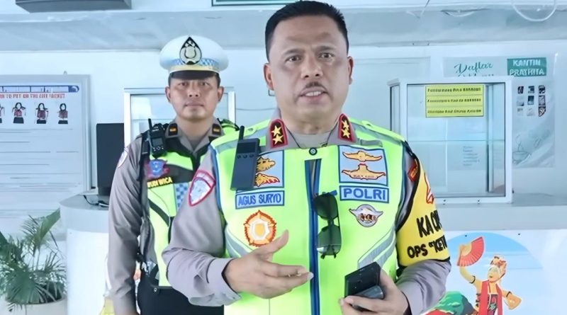 Kakorlantas Polri Agus Suryonugroho menjelaskan rekayasa lalu lintas one way sepenggal di arus mudik Tol Trans Jawa 2026.