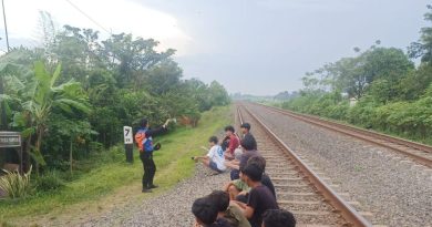Aktivitas Ilegal di Jalur Rel Masih Tinggi, KAI Daop 3 Cirebon Ingatkan Bahaya dan Ancaman Pidana