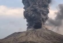 Gunung Anak Krakatau Sebarkan Abu Vulkanik ke Jakarta, Warga Diminta Waspada