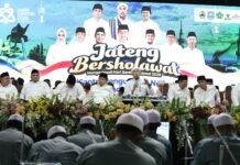 Ribuan Jemaah Padati Jateng Bersholawat di Tegal, Ahmad Luthfi Ajak Santri Perangi Kemiskinan